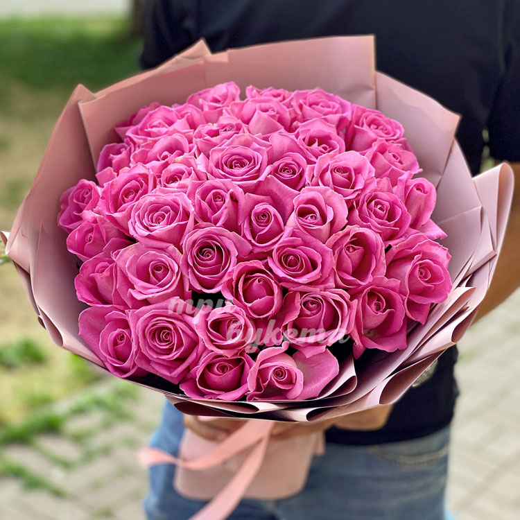 Букет из розовых роз (вид сверху)