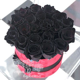 Букет из 21 черной розы в шляпной коробке