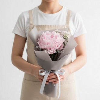 Мини-букет из пиона и бувардии