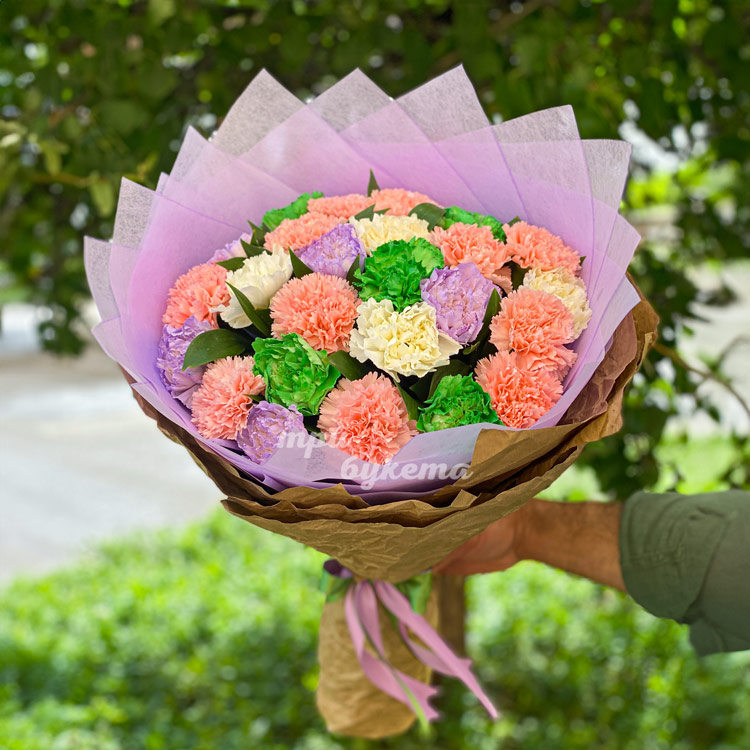 Букет из 25 разноцветных гвоздик