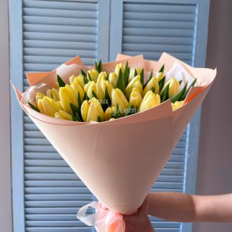 Букет 35 классических желтых тюльпанов Букет 35 классических желтых тюльпанов