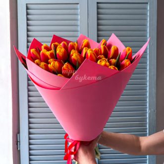 Букет из 35 оранжевых тюльпанов Букет из 35 оранжевых тюльпанов